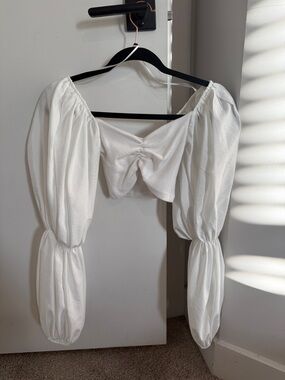 Zara White Puff-Sleeve Cropped Top with Ruched Front